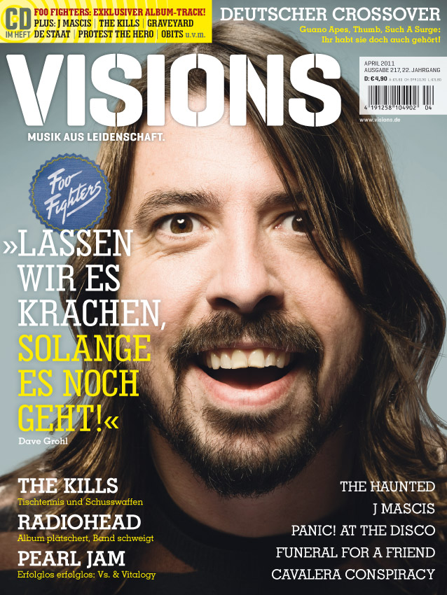 Am Morgen nach ihrem 600-Mann-Showcase im Kölner Gloria gaben uns die Foo Fighters das einzige Interview des Tages. 45 Minuten mit allen fünf. - 217_g